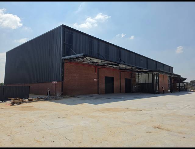 2,776M² WAREHOUSE TO LET IN GOSFORTH PARK